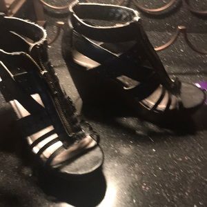Black wedge heels